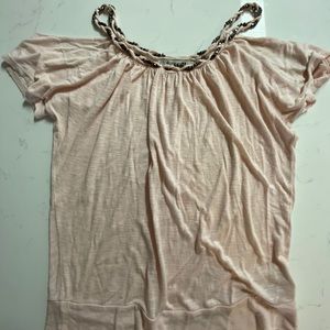 Super cute Forever21 cold shoulder top!